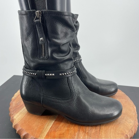 Abeo Marsha Leather Bootie Black studded Sz 7 Narrow - Picture 1 of 7